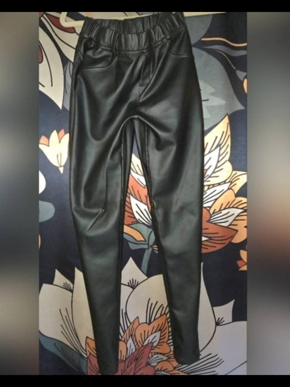 Women's Black Faux Leather Push-Up Leggings – Medium